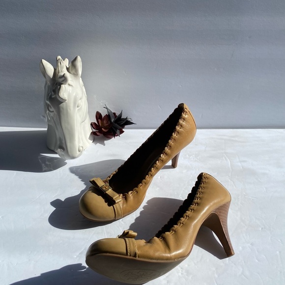 🥿Pre Loved Tan Tory Burch Heels - Picture 7 of 12